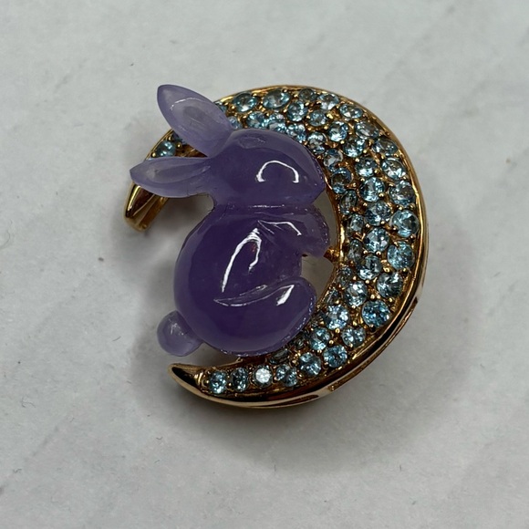 Jewelry - Vintage 14K Gold Hand Carved Jade & Sky Blue Topaz Stones Rabbit Brooch